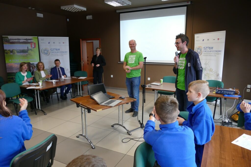 Creative thinking and circular solutions development in school’s hackathon in Sztum.